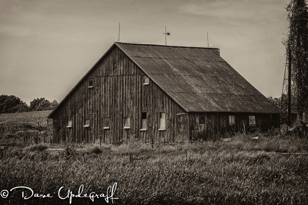 Farm_Wagons_2 An old barn